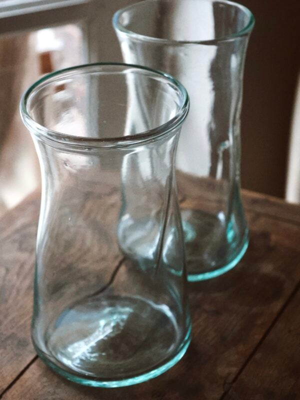 Handlmade glass vase