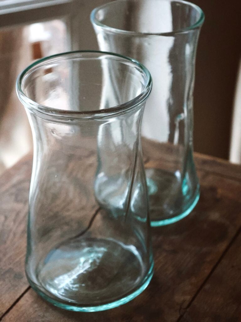 Handlmade glass vase